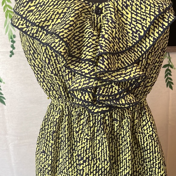Size M dress D1 - Picture 3 of 4